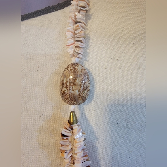 CC7 Vintage (?) Pink Shell Necklace - Picture 4 of 5